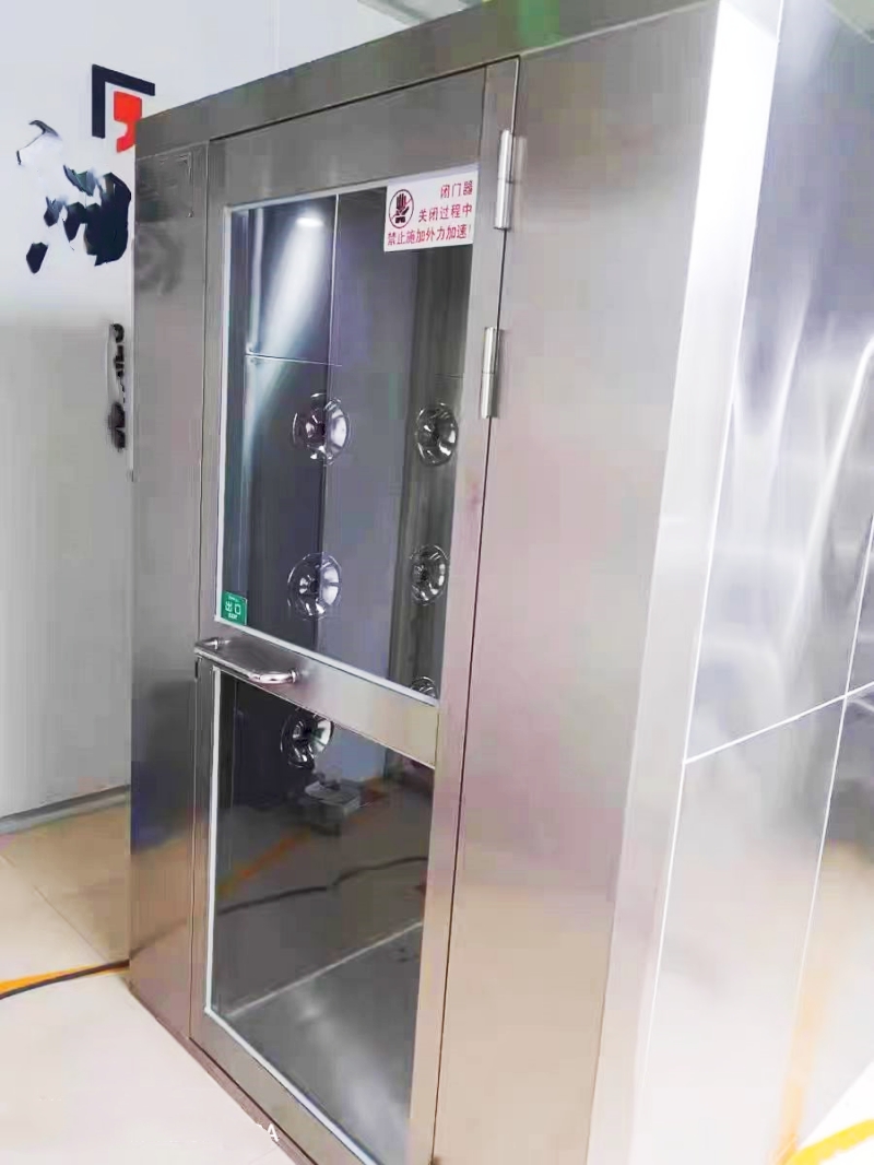 1698495662481582.jpg 不銹鋼風(fēng)淋室5.jpg